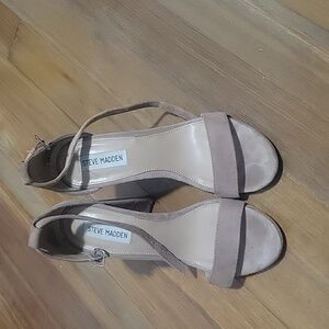 Women's light pink Steve madden heeled sandal. Toe out. Size 7.5. Gently worn.